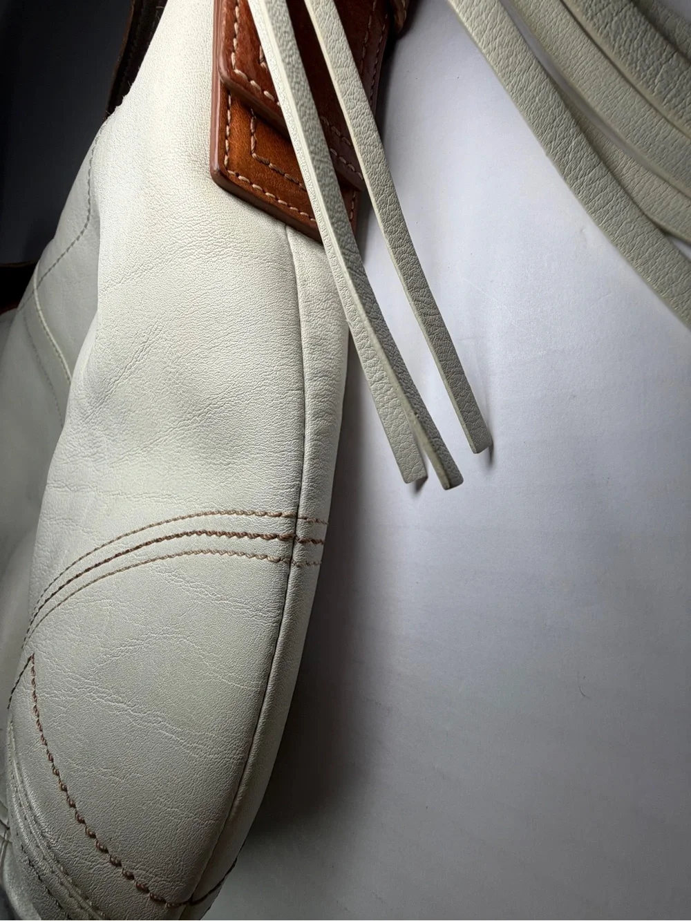 Coach Soho F08A03 Ivory Leather Hobo Shoulder Bag Brown Trim 2008 Y2K